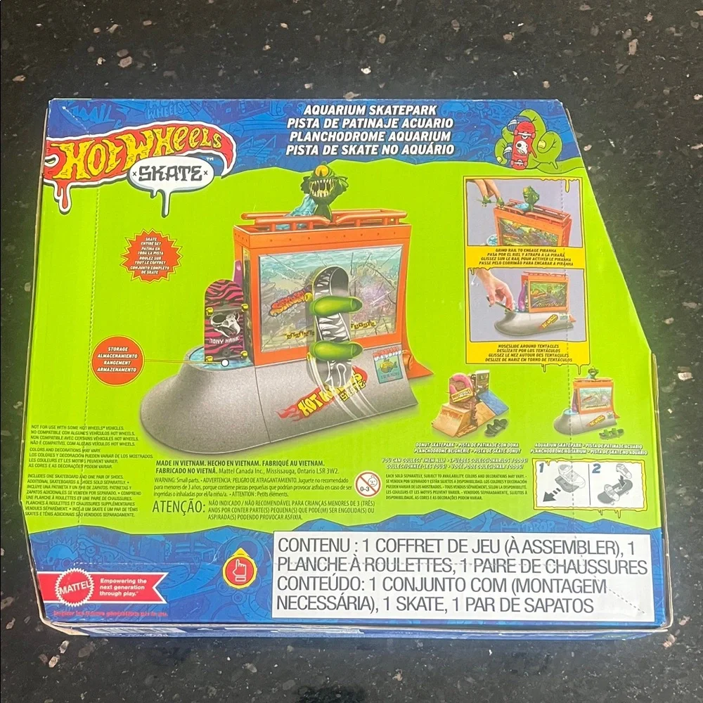 Hot Wheels Tony Hawk Skate Aquarium Skatepark Playset